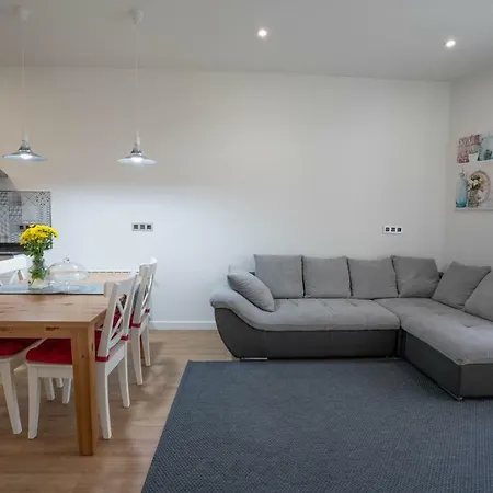 La Casa De Loli * لواركا